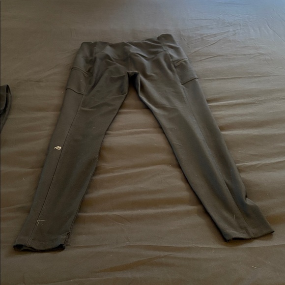 Eddie Bauer Black Trail Tight High-Waisted Leggings with Zippered Pockets-M - Picture 4 of 11